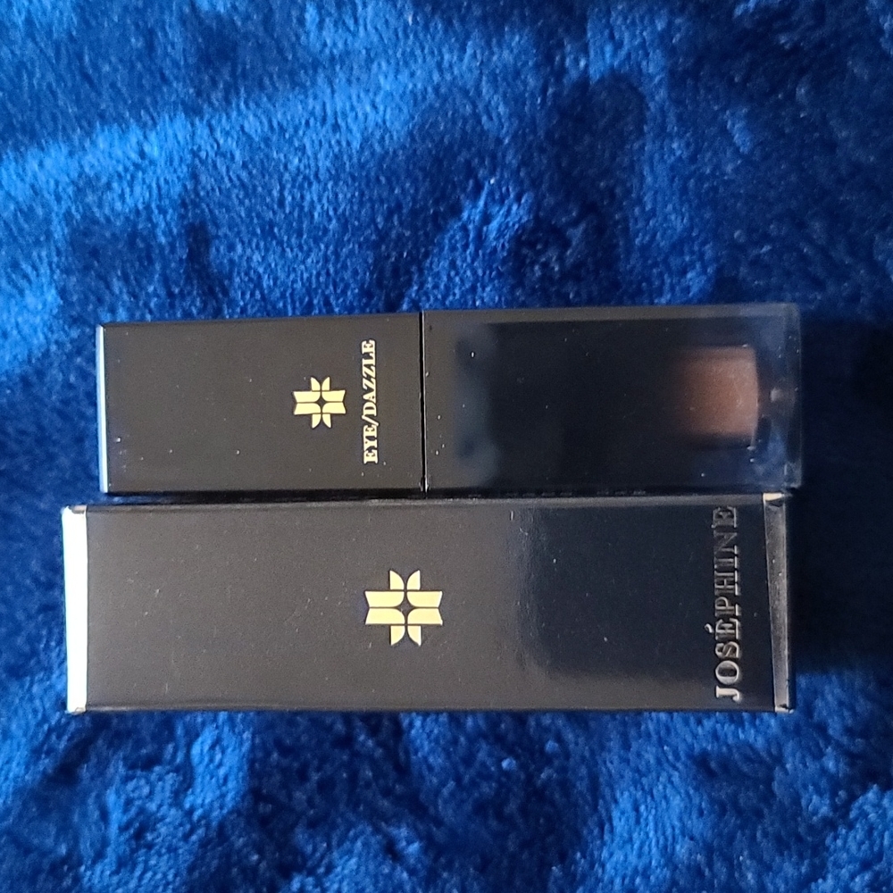 Liquid eyeshadow Color Leona